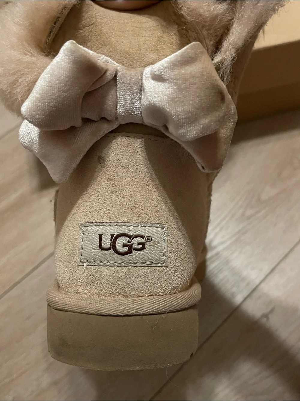 UGG Classic Short Shearling Lined Boots - Chestnut/Tan